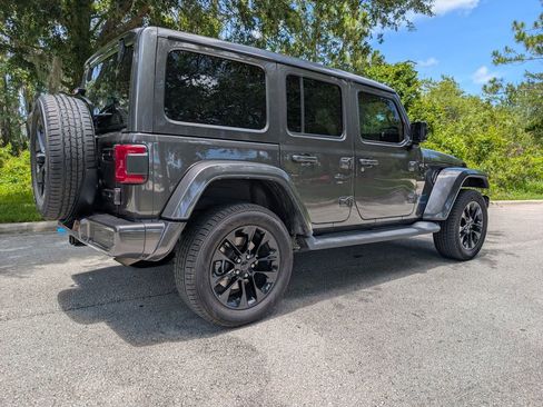 Used 2021 Jeep Wrangler Unlimited Sahara AWD/4WD image 9