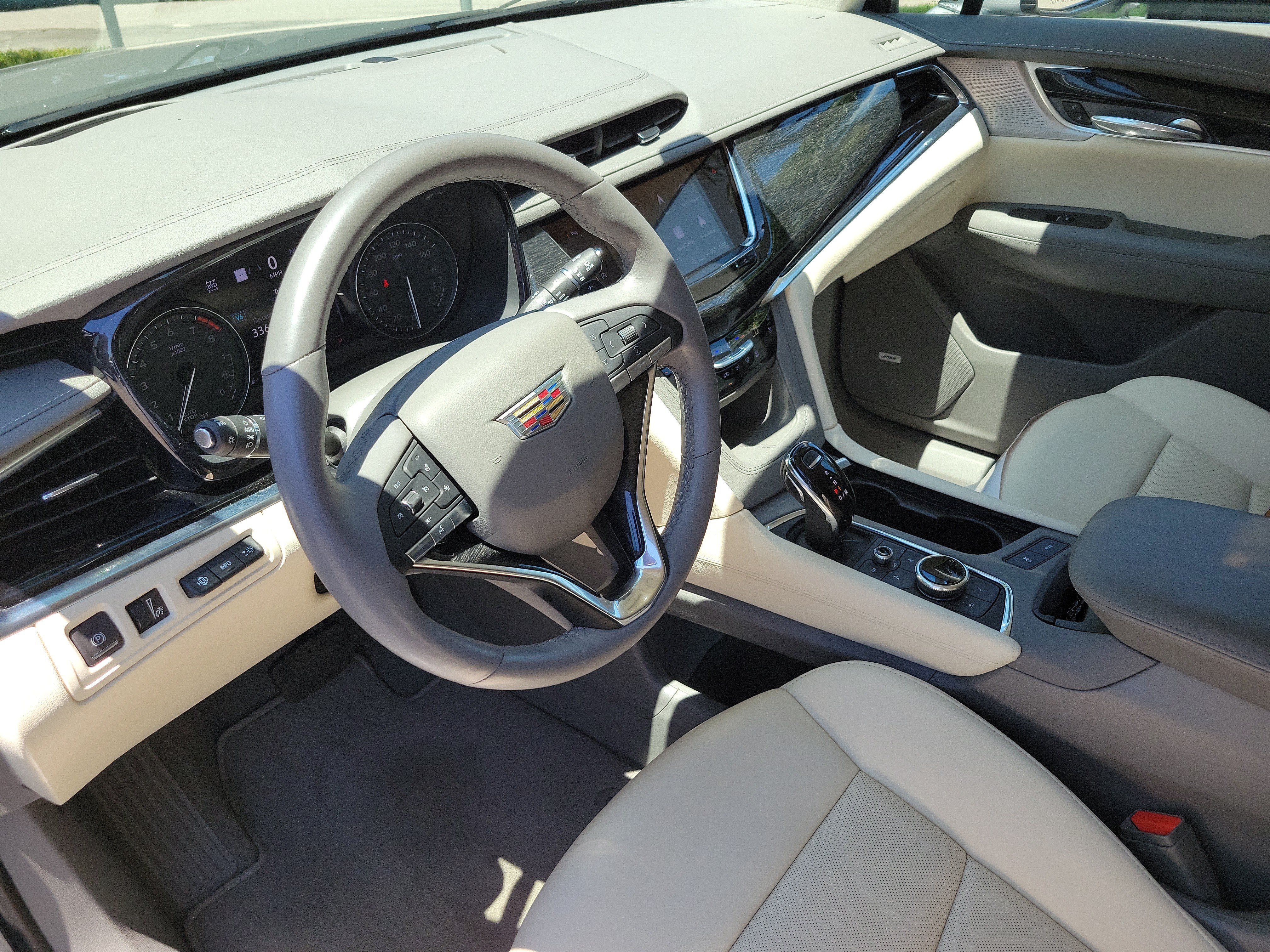 Used 2023 Cadillac XT6 Premium Luxury w/ Technology Package AWD/4WD image 20