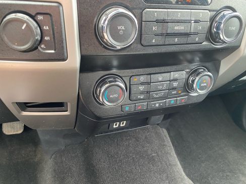 Used 2020 Ford F150 Lariat AWD/4WD image 22