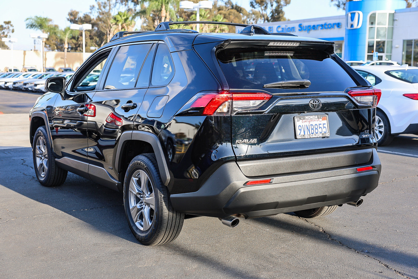 Used 2025 Toyota RAV4 LE AWD/4WD image 20