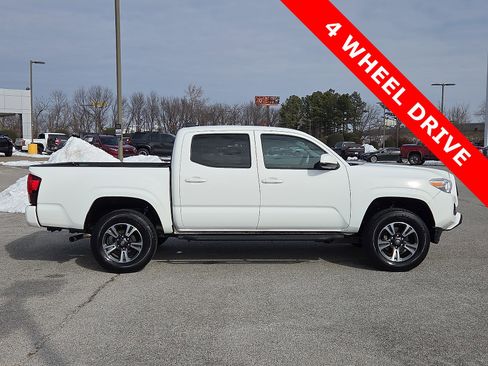 Used 2022 Toyota Tacoma SR image 6