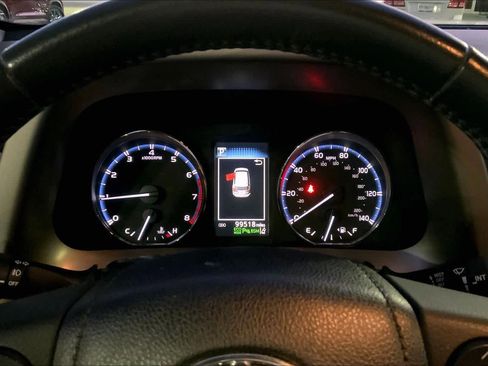 Used 2016 Toyota RAV4 Limited image 25