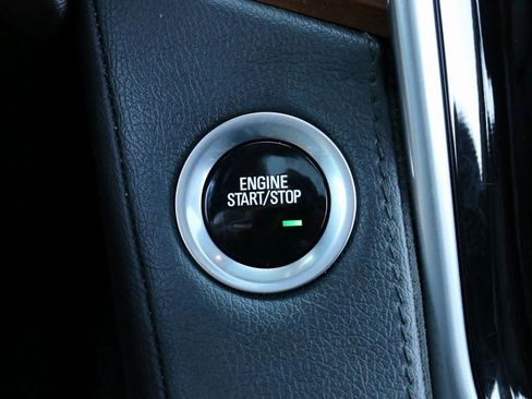 Used 2020 Cadillac Escalade ESV Premium Luxury image 17