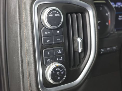 Used 2020 GMC Sierra 2500 AT4 w/ AT4 Premium Package AWD/4WD image 18