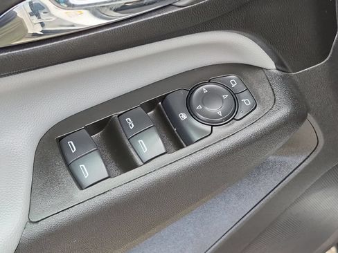 Used 2024 Chevrolet Equinox LS FWD image 11