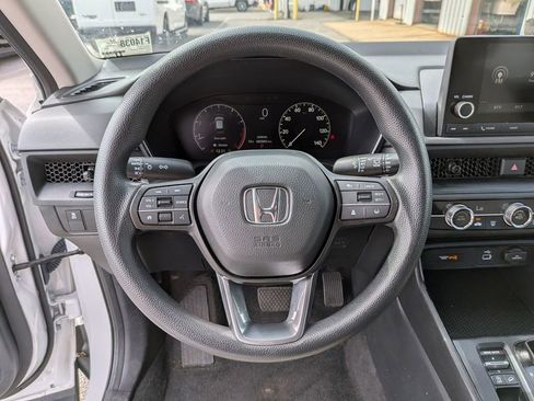 Used 2025 Honda CR-V LX image 18