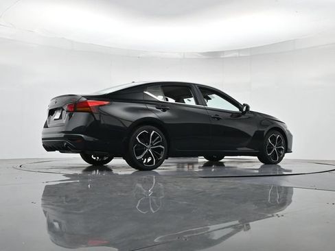 Used 2024 Nissan Altima 2.5 SR FWD image 30