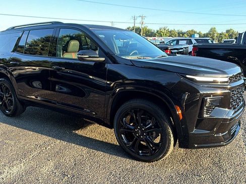 New 2027 Chevrolet Traverse RS w/ LPO, Floor Liner Package FWD image 6