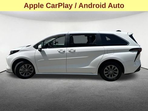 Used 2024 Toyota Sienna LE AWD/4WD image 6