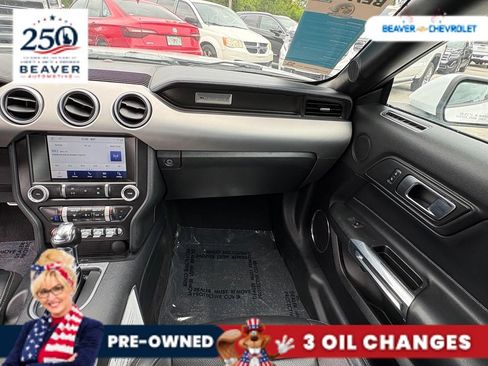 Used 2021 Ford Mustang Premium RWD image 15