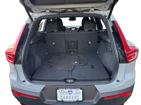 Certified 2025 Volvo XC40 B5 Plus image 5