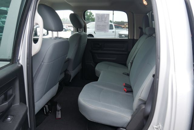 Used 2017 RAM 1500 Express AWD/4WD image 23