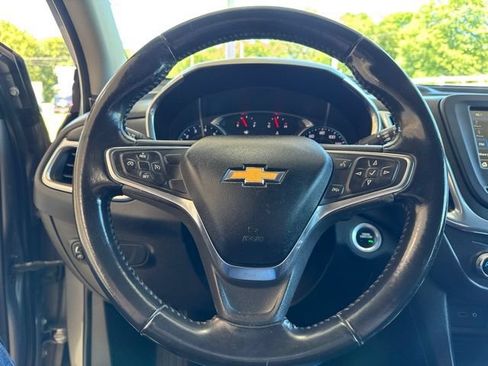 Used 2019 Chevrolet Equinox LT FWD image 16