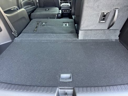 New 2026 Chevrolet Traverse LT w/ Midnight/Sport Edition FWD image 15