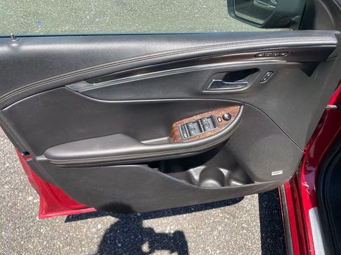 Used 2015 Chevrolet Impala LTZ FWD image 11