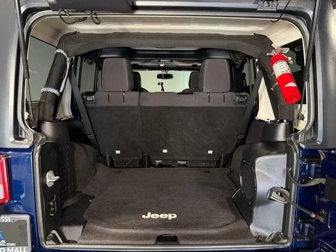 Used 2013 Jeep Wrangler Unlimited Rubicon w/ Connectivity Group AWD/4WD image 14