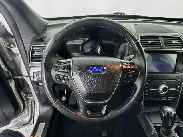 Used 2019 Ford Explorer Limited w/ Class III Trailer Tow Package AWD/4WD image 25