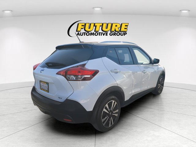 Used 2018 Nissan Kicks SV FWD image 3