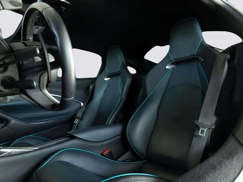 Used 2023 McLaren Artura Coupe image 12