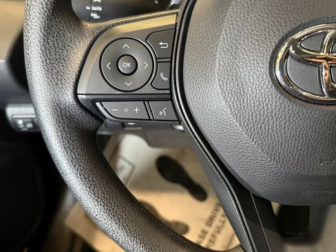 Used 2025 Toyota Corolla LE image 9