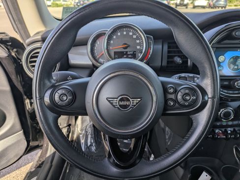 Used 2019 MINI Cooper 2-Door Hardtop image 21