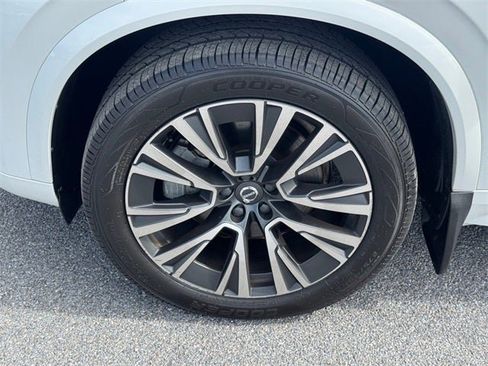 Used 2021 Volvo XC90 T5 Momentum w/ Climate Package image 13