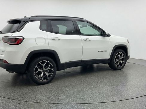 Used 2025 Jeep Compass Limited AWD/4WD image 9