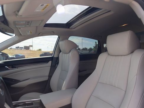 Used 2022 Honda Accord Touring image 18