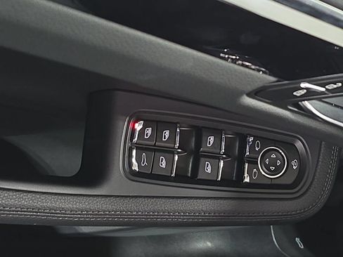 Certified 2026 Porsche Macan AWD/4WD image 21