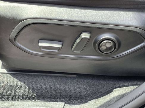 Certified 2023 Jeep Grand Cherokee L Limited AWD/4WD image 30