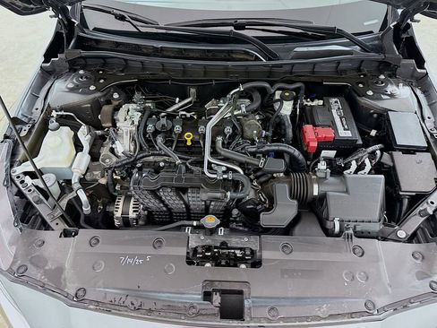 Used 2024 Nissan Altima 2.5 SV FWD image 27