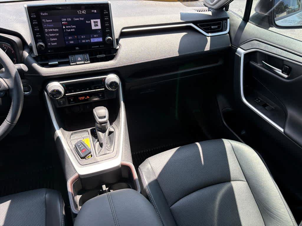 Used 2022 Toyota RAV4 Limited FWD image 5