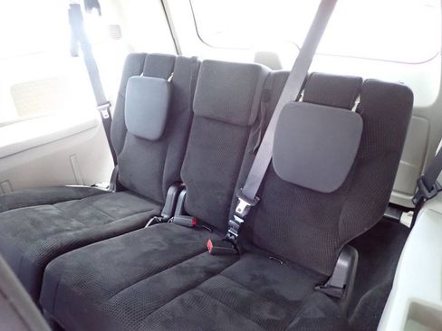 Used 2019 Dodge Grand Caravan SE w/ UConnect Hands-Free Group FWD image 10