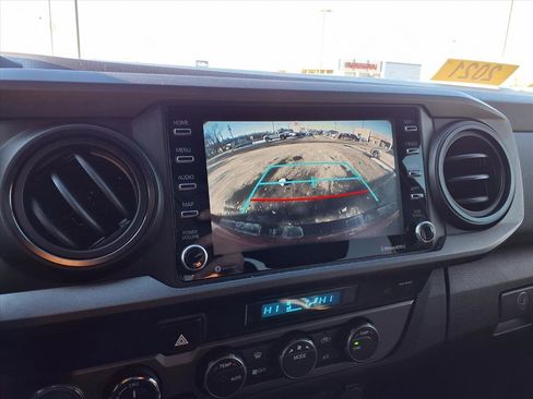 Used 2021 Toyota Tacoma TRD Off-Road image 9