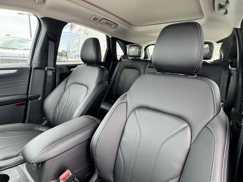 New 2025 Ford Escape SE w/ PHEV Premium Package image 18