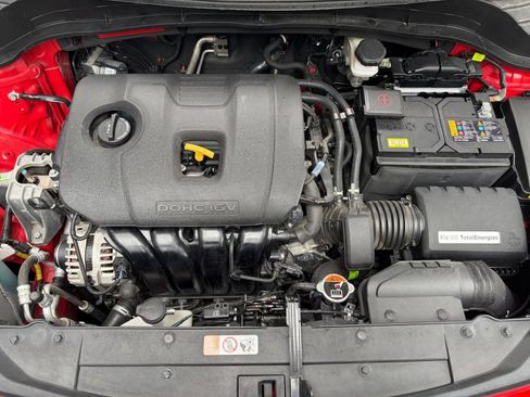 Used 2025 Kia Soul LX w/ LX Technology Package FWD image 30