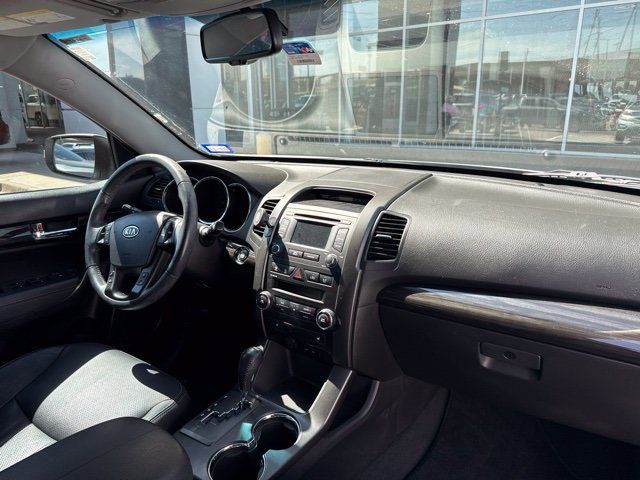 Used 2013 Kia Sorento EX w/ EX V6 Premium Pkg FWD image 12