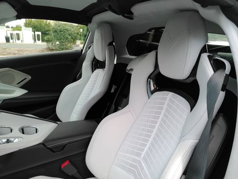 Used 2026 Chevrolet Corvette Stingray Premium Cpe w/ Z51 Performance Package RWD image 12
