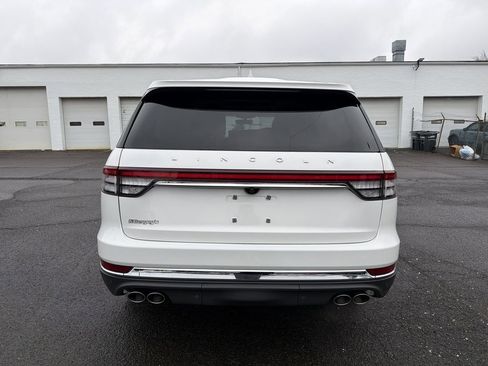 Used 2023 Lincoln Aviator AWD w/ Premium Package image 4