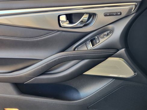 Used 2019 INFINITI Q60 3.0t Luxe w/ Essential Package image 25