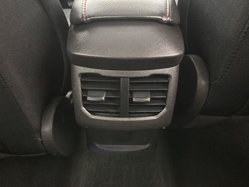 Used 2015 Ford Fusion SE FWD image 18
