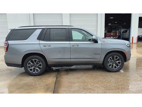 Used 2021 Chevrolet Tahoe Z71 w/ Z71 Off-Road Package AWD/4WD image 9