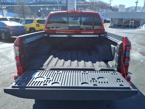 Used 2023 Nissan Frontier PRO-4X w/ Pro Convenience Package image 8