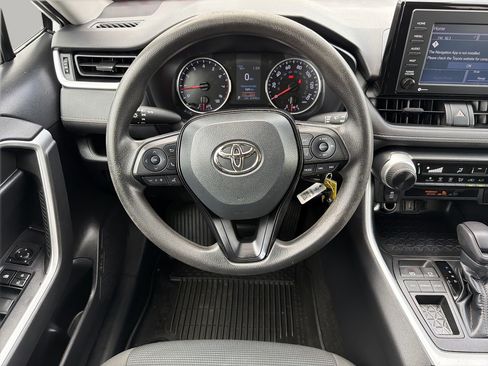 Used 2022 Toyota RAV4 LE FWD image 12