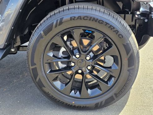 Used 2022 Jeep Wrangler Unlimited Sahara AWD/4WD image 10