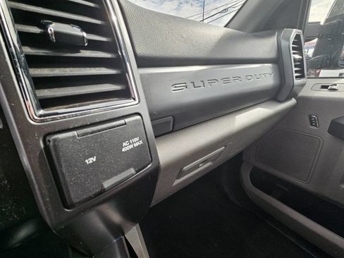 Used 2019 Ford F350 XLT w/ XLT Premium Package AWD/4WD image 23