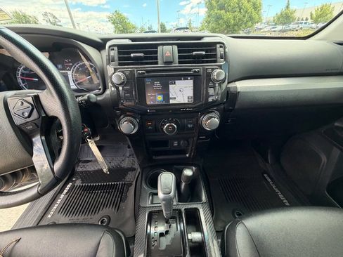 Used 2018 Toyota 4Runner TRD Off-Road Premium AWD/4WD image 29
