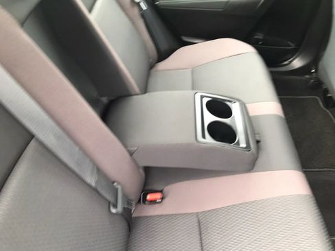 Used 2018 Toyota Corolla LE image 48