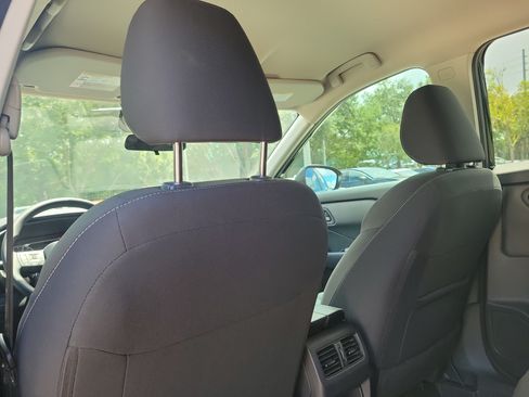 Certified 2025 Nissan Rogue S FWD image 19