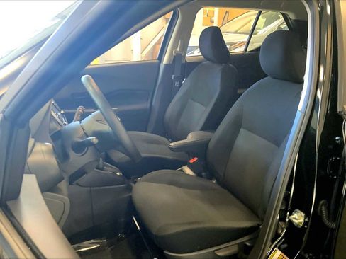 Used 2024 Nissan Kicks S image 8